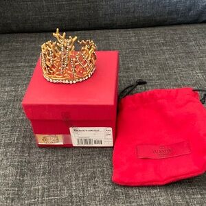 VALENTINO Garavani Coral cuff bracelet, matte gold and jewels. Rare and unique